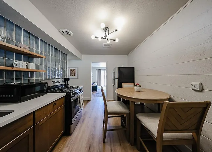 #10 Desert Bloom Escape Value 2br Midtown Phx Apartment *