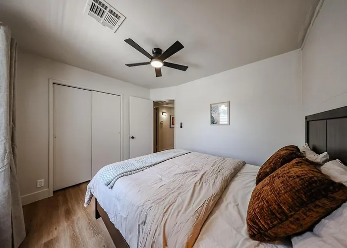 #10 Desert Bloom Escape Value 2br Midtown Phx *